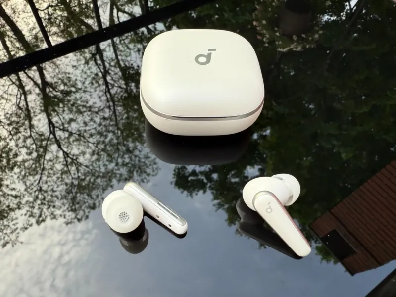 هندزفری بلوتوثی انکر Soundcore Liberty 5 5 Soundcore Liberty 5 earbuds with closed case در آی تی پاژ